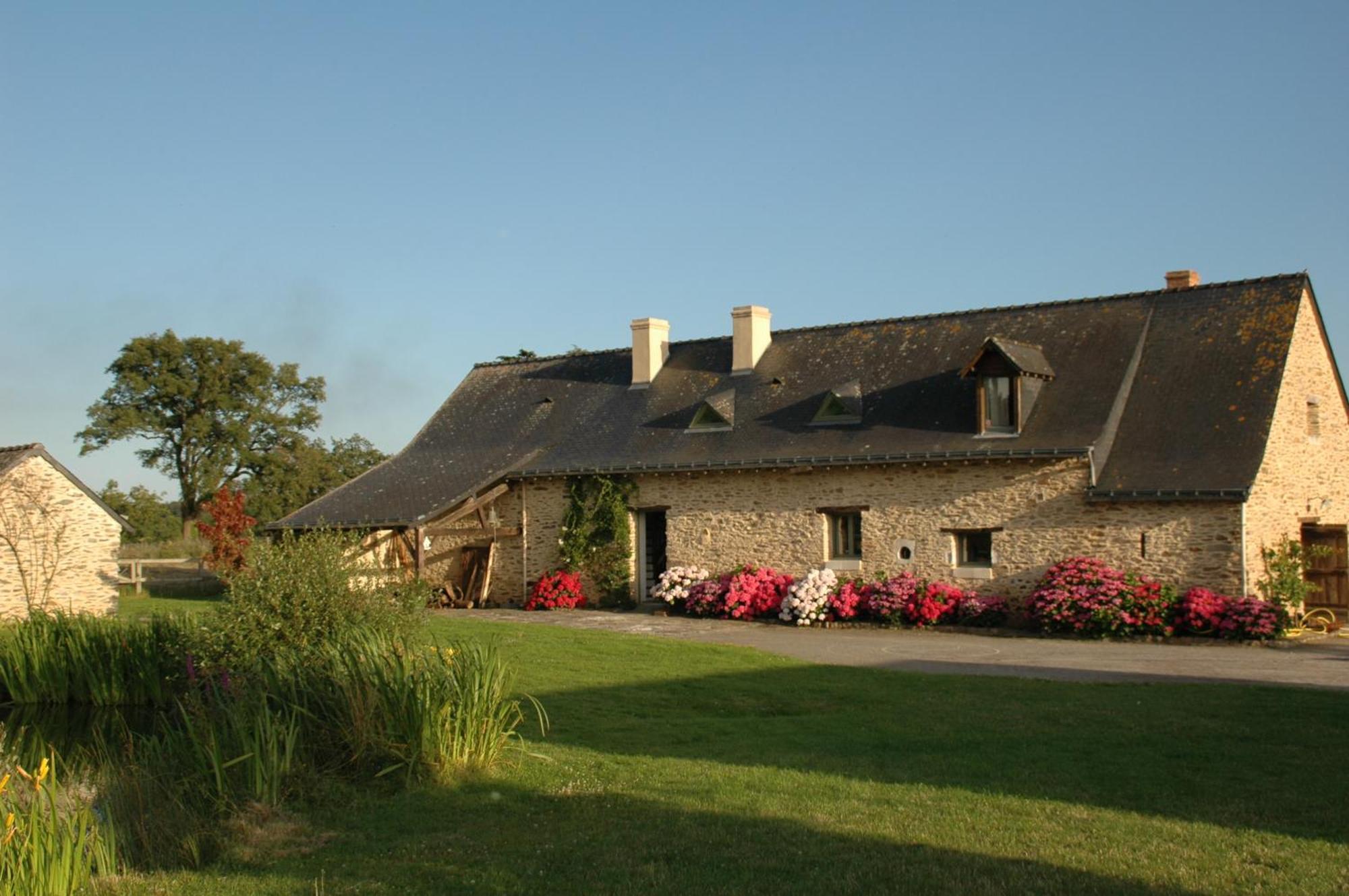 Grand Mainguet Bed & Breakfast Saint-Lambert-la-Potherie Bagian luar foto
