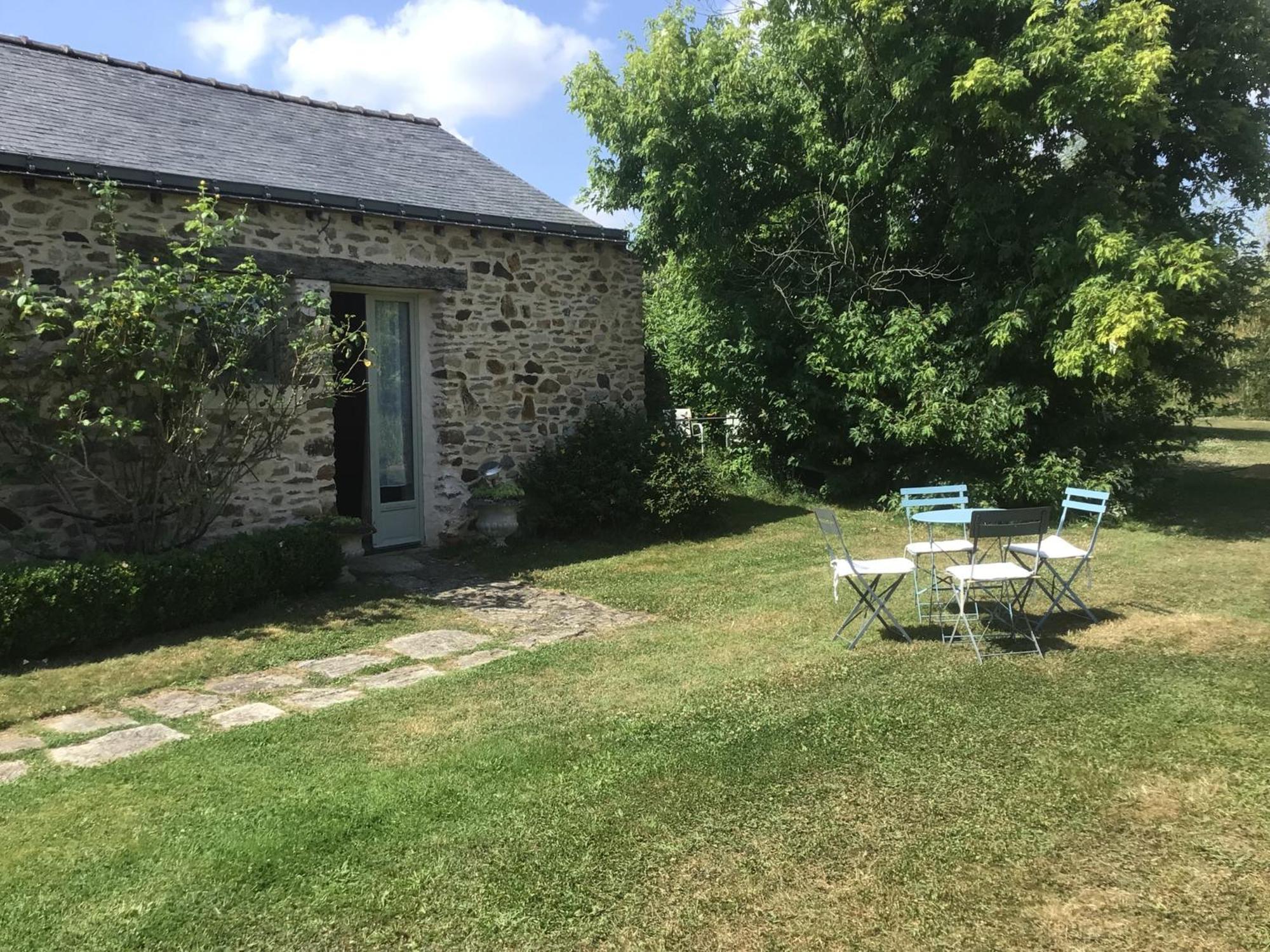 Grand Mainguet Bed & Breakfast Saint-Lambert-la-Potherie Bagian luar foto