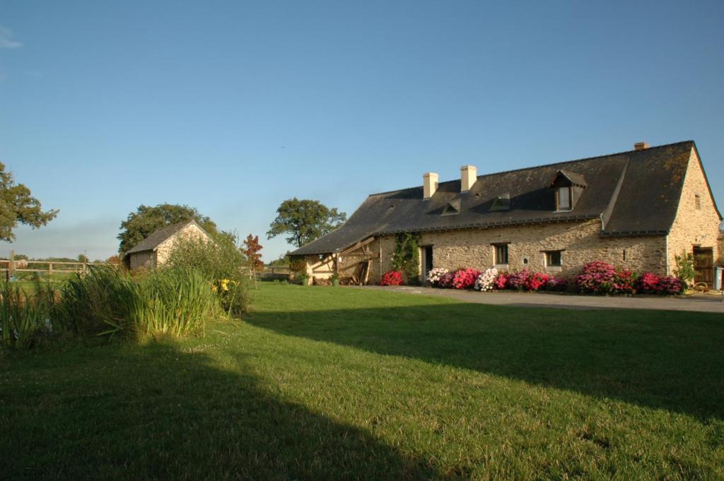 Grand Mainguet Bed & Breakfast Saint-Lambert-la-Potherie Bagian luar foto