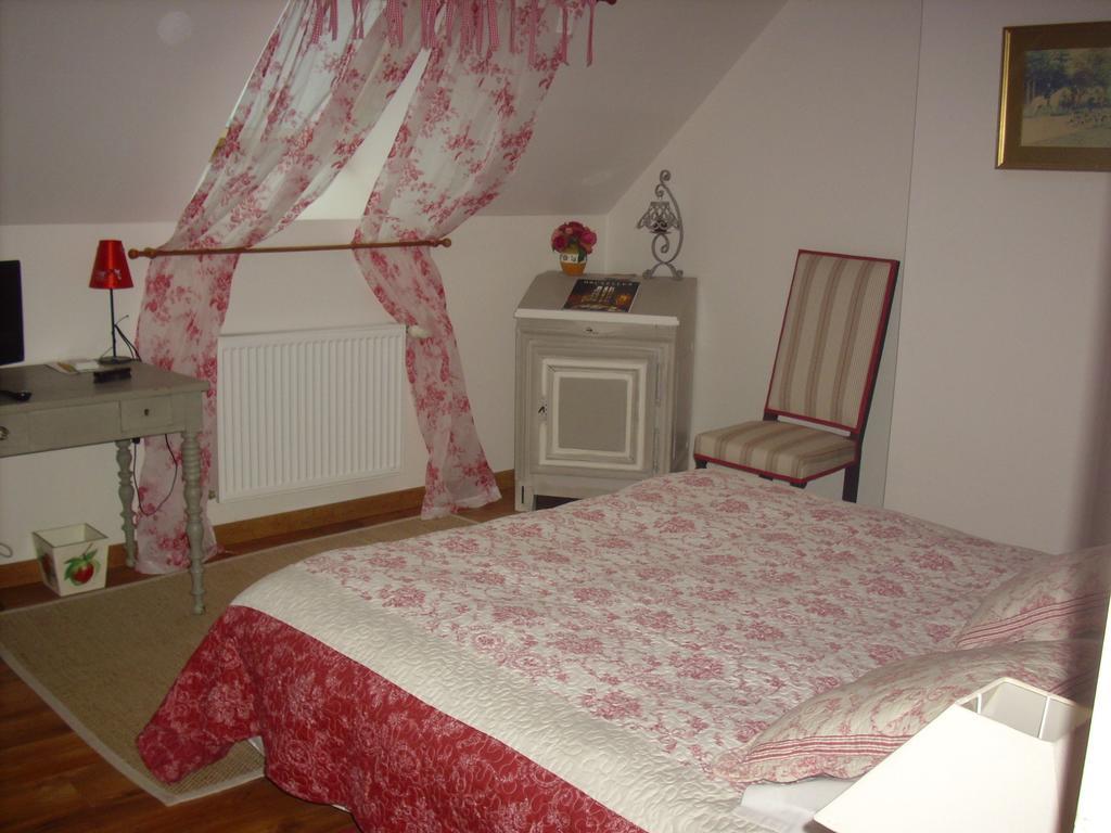 Grand Mainguet Bed & Breakfast Saint-Lambert-la-Potherie Bagian luar foto